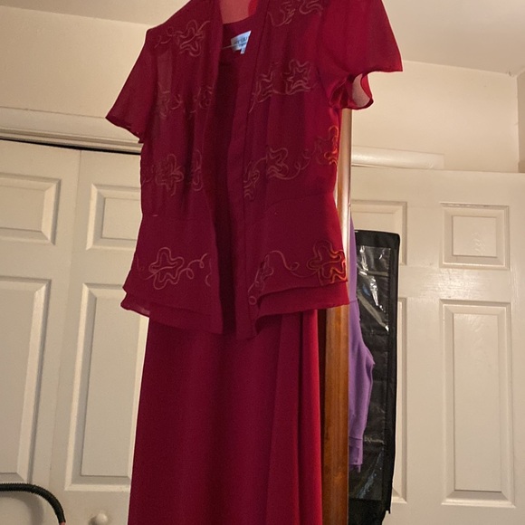 Burgundy dress w ruffled jacket exquisite 2pcs - Picture 2 of 8